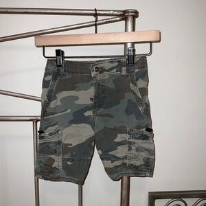 Wrangler size 5 boys shorts camo